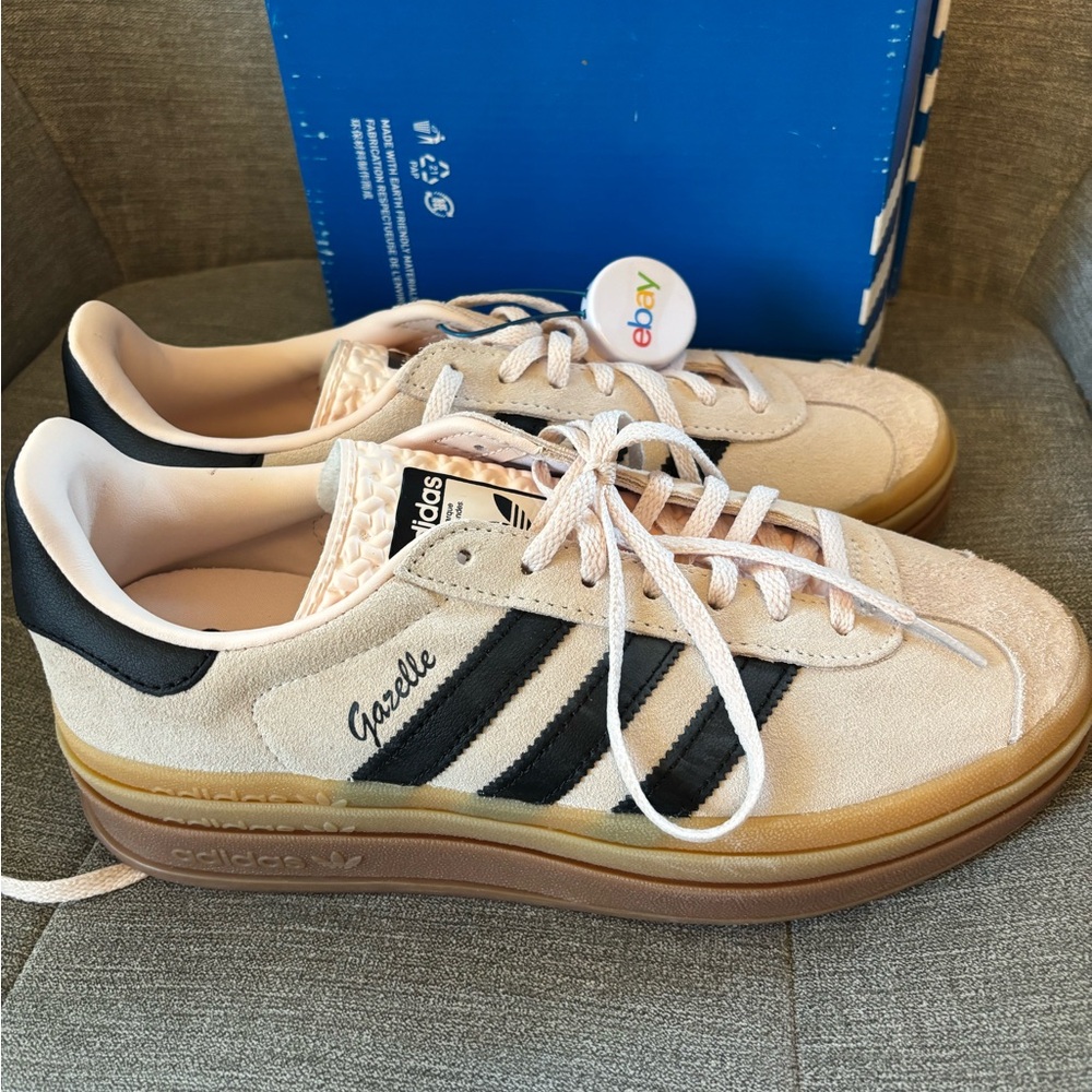 Adidas Womens Gazelle Bold Platform sneakers blush